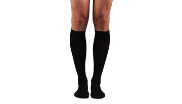 Who Should Wear Compression Socks When Flying?